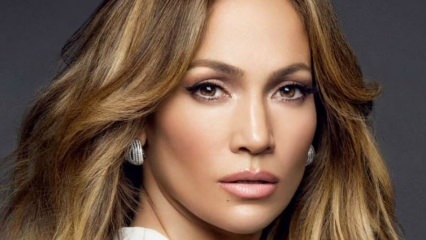 Jennifer Lopez 10 napig nem fog enni cukrot és szénhidrátokat!