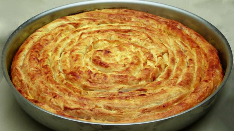 Hogyan lehet elkészíteni a legegyszerűbb bosnyák péksüteményt? Boszniai cukrászsütemények