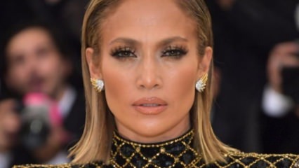 Jennifer Lopez gyűrűjét nevetségessé tették!