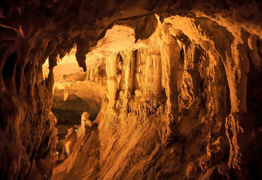 Dupnisa-barlang