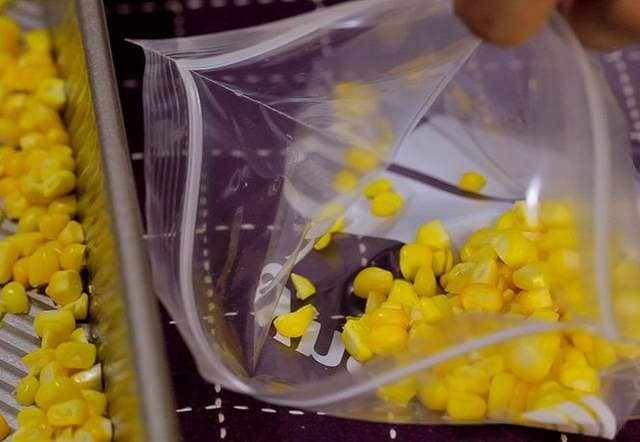 Hogyan tároljuk a kukoricát a fagyasztóban