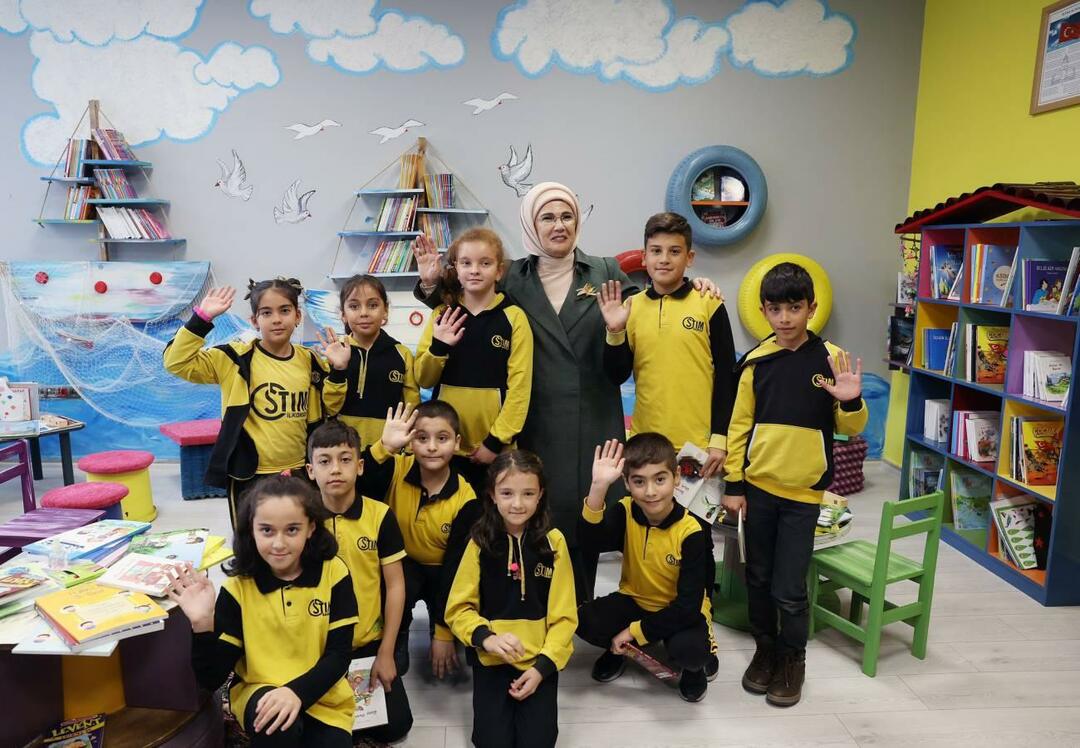 Emine Erdoğan gyerekekkel találkozott Ankarában