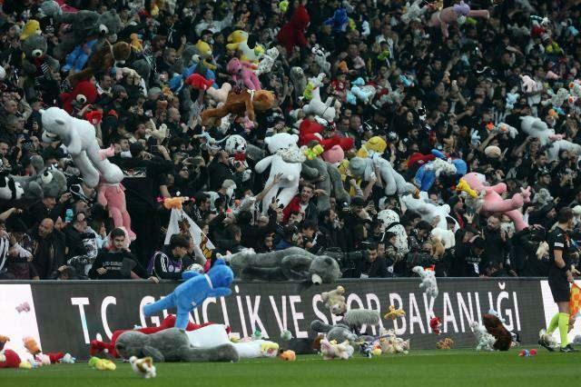 Beşiktaş meccsen dobott játékok