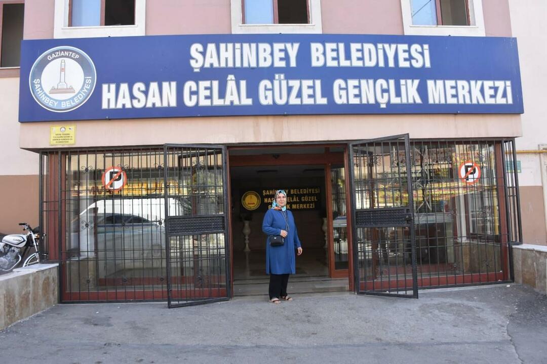 Zeliha Kılıç, aki gyakornokként érkezett a Şahinbey létesítményekbe, oktatóként maradt