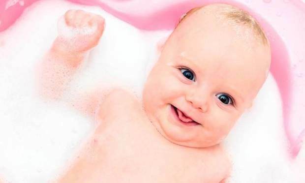 Ha a baba fürdés közben nyel le vizet ..