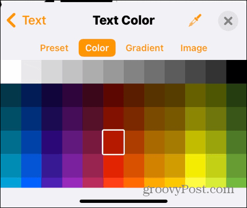 Szöveg színének módosítása iPhone-on