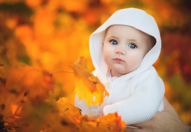 Hogyan kell öltözni a csecsemőket az őszi szezonban?