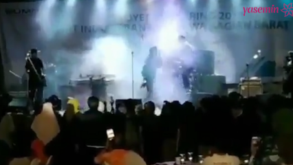 Az Indonézia szökőárát a kamerák tükrözték a koncert alatt!