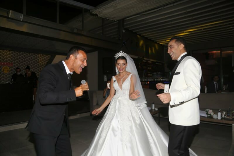 A híres neveket összefogó esküvő! Sinan Güzel és Seval Duğan összeházasodtak