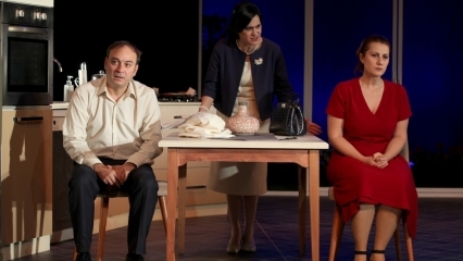 A "Late Remains" játék megnyílt a Sultangazi Hodja Ahmet Yesevi színpadán