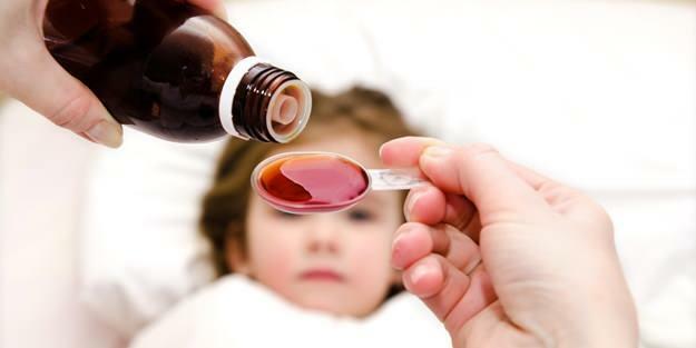 Amikor gyógyszert ad gyermekének, ügyeljen arra, hogy az orvos által javasolt adagot adja be.