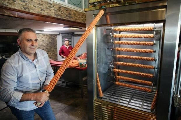 Vadonatúj íz Adana-ban! Ez az Adana kebab egyre hosszabb!
