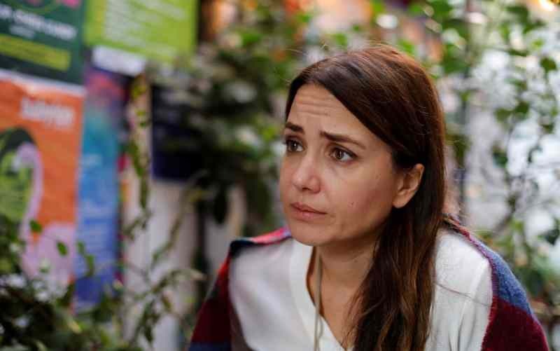 A híres színésznő, Deniz Uğur gyermekeivel enyhíti elhunyt férje fájdalmát!