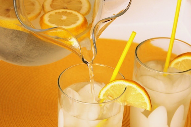 A citromlé rendszeres fogyasztásának előnyei