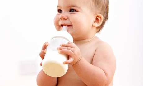 Használja helyesen, miközben gyermekének tejet ad!