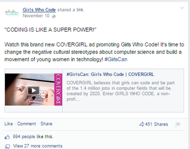 lányok, akik kódolják a facebook bejegyzést
