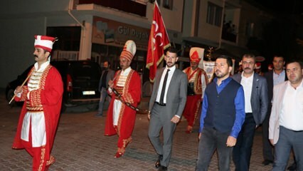 Nevşehir polgármestere az mehter csapatával megemelte az embereket