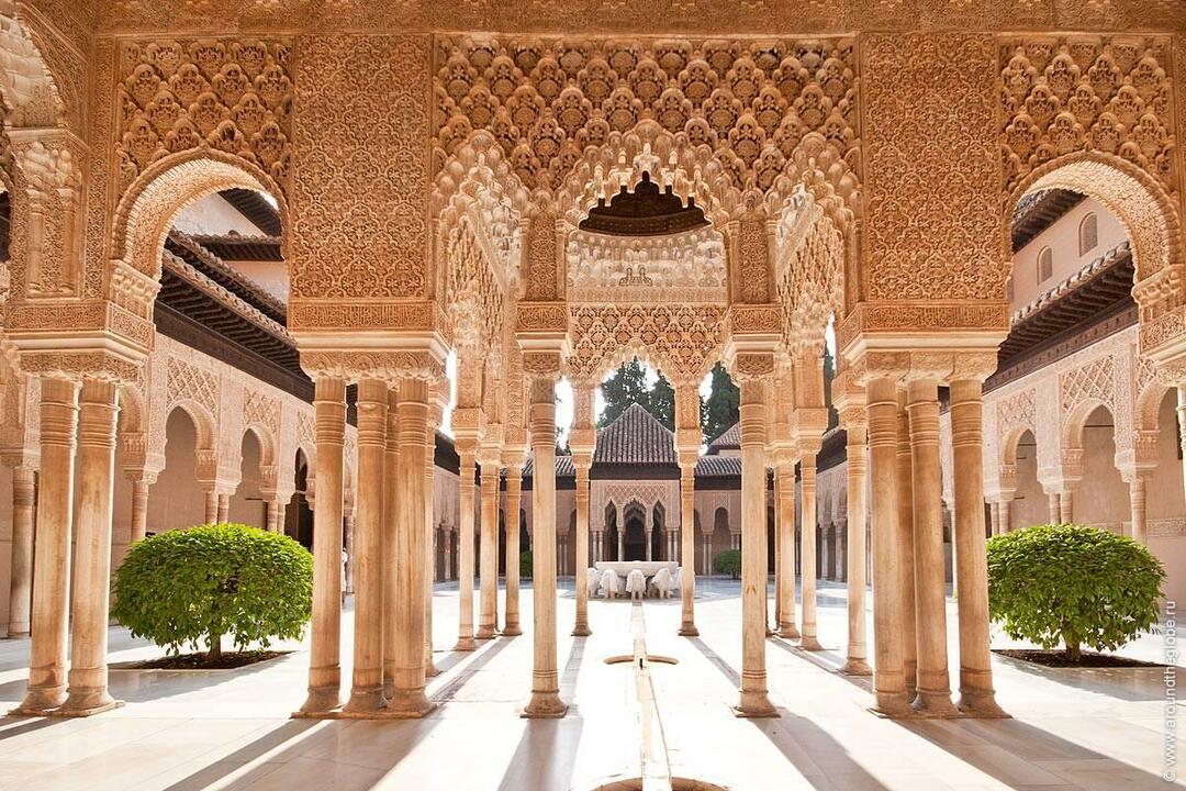Alhambra palota udvara