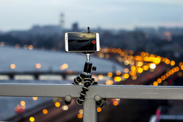 A Joby GorillaPod sorozat rugalmas állványokat tartalmaz mind okostelefonokhoz, mind kamerákhoz.