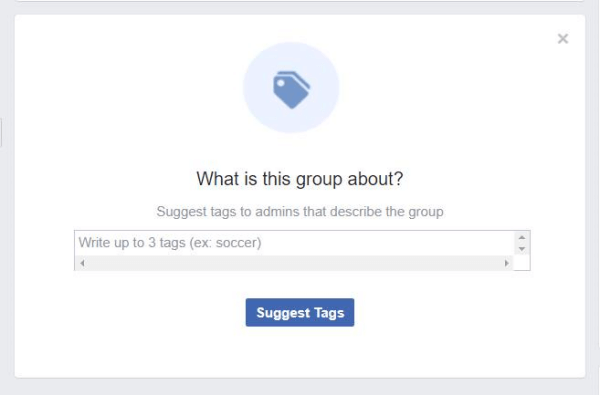 A Facebook Csoportokban található előugró ablak arra kéri a tagokat, hogy javasoljanak a csoportot leíró címkéket.