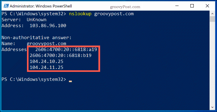 Az NSlookup parancs egy Windows 10 PowerShell ablakban, amely a Groovypost.com névkiszolgáló-keresési információit mutatja