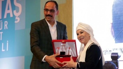 A török ​​népzene legendája Bedia Akartürk díjat kapott