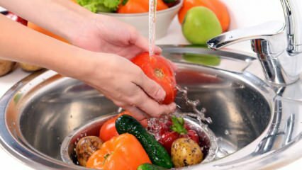 Hogyan kell mosni a gyümölcsöt és a zöldséget? Ezek a hibák mérgezést okoznak!