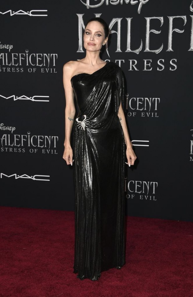 Angelina Jolie premierje a Maleficent filmben