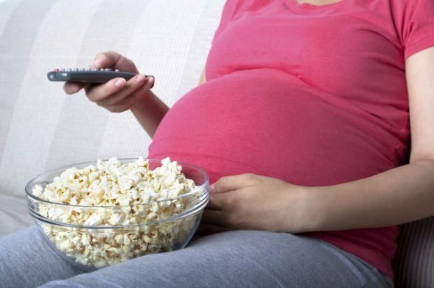 Enni a terhes nők pattogatott kukoricát?