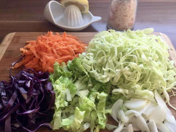 Hogyan készítsünk praktikus Coleslaw káposzta salátát?