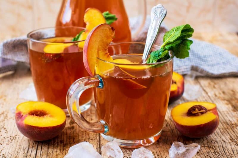 Milyen előnyei vannak az őszibaracknak? Őszibarack tea a bélrendezéshez! Ha ital őszibarack juice ..