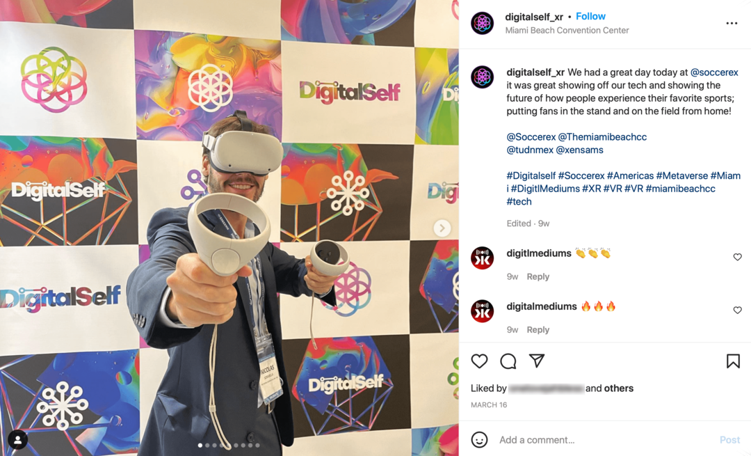 a DigitalSelf Instagram-bejegyzés képe a VR-készlet fényképével