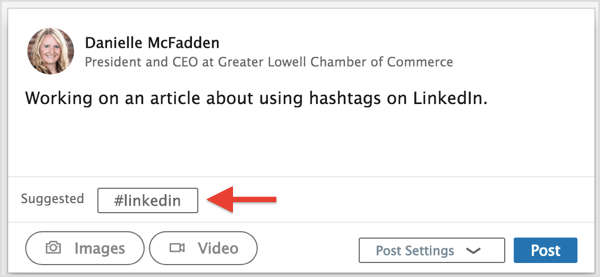 Használja a LinkedIn hashtag-javaslatok egyikét, vagy írja be a kívánt hashtageket.