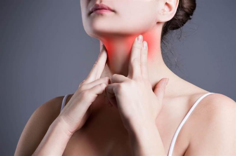 Mi a tonsillitis és milyen tünetei vannak? Ha fáj a torok egyik oldala ...