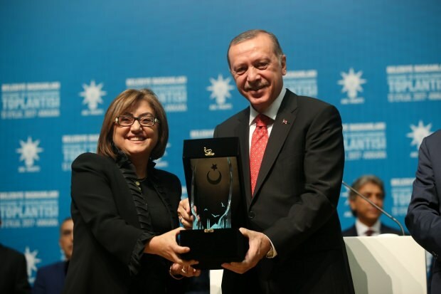 Fatma Şahin és Recep Tayyip Erdoğan elnök