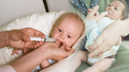 Mi az ujjbeviteli módszer? Hogyan lehet etetni a babát fecskendővel?