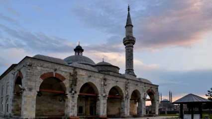 Hol és hogyan lehet eljutni a Muradiye mecsetbe? Remekmű, amely a török ​​mozaikművészet nyomait viseli