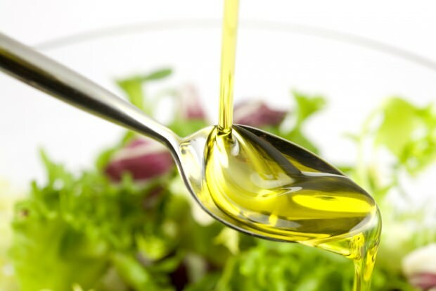 Milyen előnyei vannak az olívaolajnak a bőrnek és a hajnak? Hogyan alkalmazzák az olívaolajat a hajra és a bőrre?