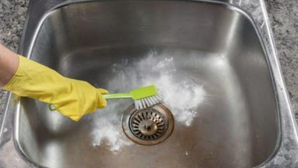 Hogyan tisztítsuk meg a rozsdamentes acélból készült mosogatót? 