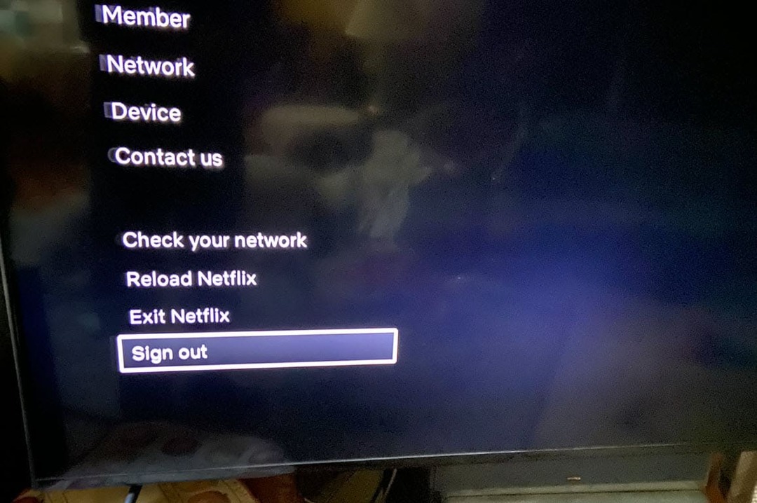 Jelentkezzen ki a Netflixből a tévén