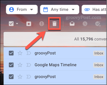 Az e-mailek törlésére szolgáló ikon a Gmailben