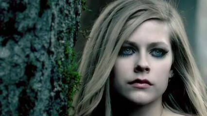 Avril Lavigne néma gyilkos betegségben szenvedett!