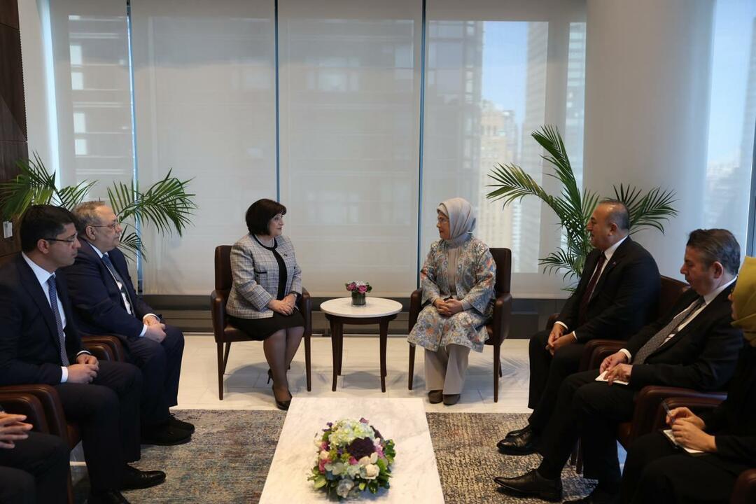 Emine Erdoğan találkozott az azerbajdzsáni parlament elnökével, Gafarova úrnővel New Yorkban