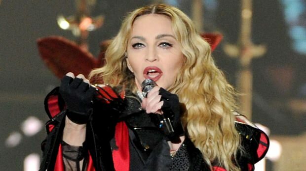 Madonnának hívják: Énekelnek a gyilkosok színpadán