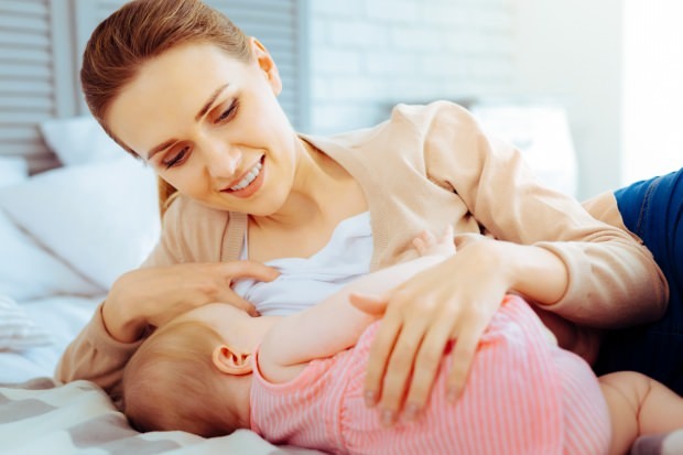 Hogyan növelhető az anyatej nem gáznemű ételekkel? Milyen előnyei vannak az anyatejnek?