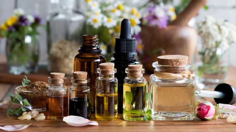 Gyógyszer ezer bajra: Hogyan készítsünk aromaterápiás spray-t? Mi van az aromaterápiás olajban?