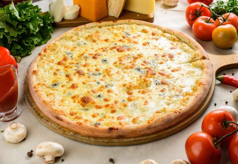 Hogyan készítsünk négy sajtos pizzát? A legegyszerűbb négy sajtos pizzakészítés!