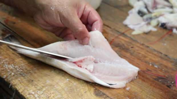 Hogyan tisztítsuk meg a foltos tőkehalot? Gyakorlati megoldás a halak gyomlálására