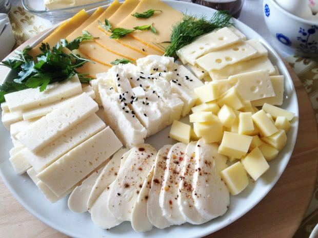 Sajt étrend, amely 15 nap alatt 10 kilót tesz ki! Hogyan gyengíti a sajtos étkezés? Sokk diéta túrós és salátával