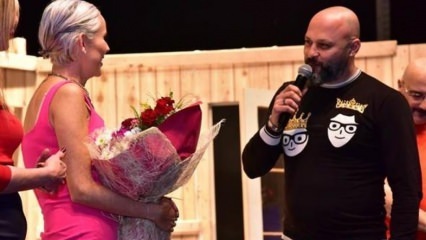 Lepje meg a házassági javaslatot İpek Tanrıyarnak a színpadon